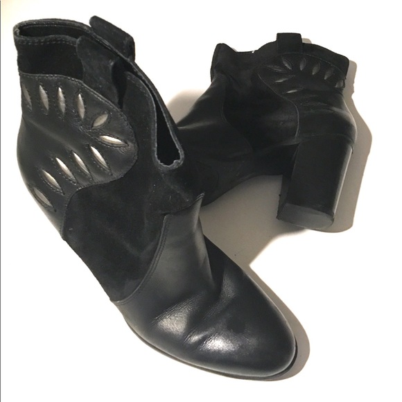 Naturalizer | Ember Ankle Boots - Picture 5 of 8